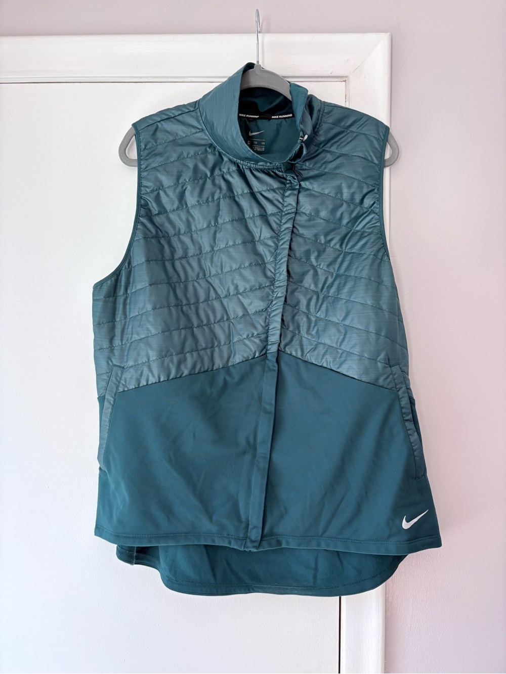 Nike Women's Teal Quilted & Smooth Panel Sleeveless Vest